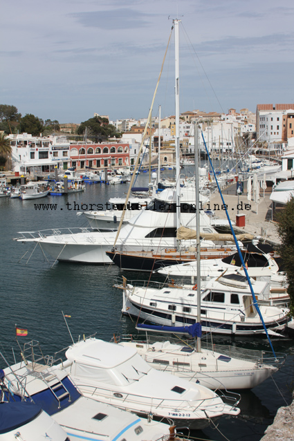2475_Hafen in Ciutadella