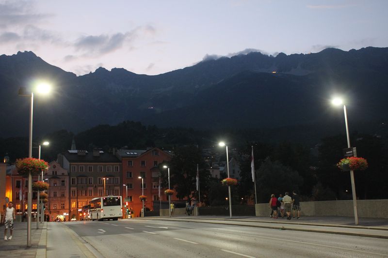 2379_Innsbruck am Abend