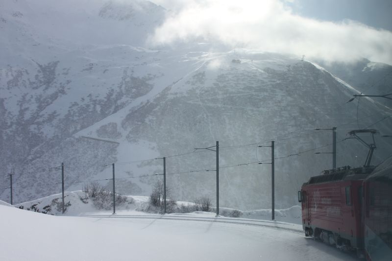 8879_Abfahrt nach Andermatt