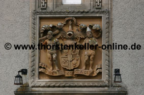 1132_Nordschottland_Ballindalloch Castle_Wappen der Macpherson-Grants