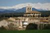 2622_Catalunya_Kirche vor schneebedeckten Pyrenen